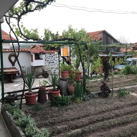 Vendégház градината