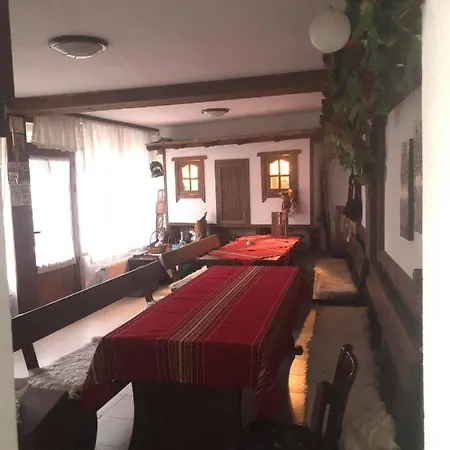 къща за гости градината Dobrinishte