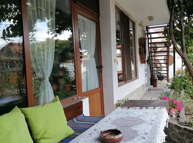 게스트하우스 градината 3*