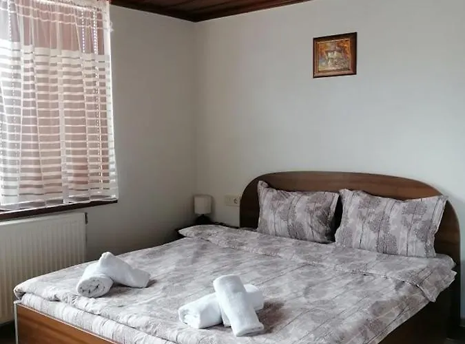 градината 게스트하우스 도브리니쉬트